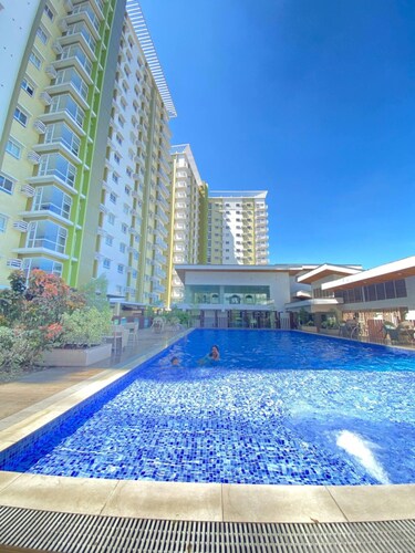 Romantic Purple 1-bedroom 5-8 pax in CDO
