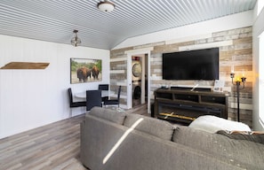 House, Multiple Beds, Hot Tub, Garden View (Bison View) | Living area | 55-inch flat-screen TV with digital channels