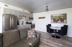 Nhà, nhiều giường, bồn tắm nước nóng, quang cảnh vườn (Bison View) | Nội thất
