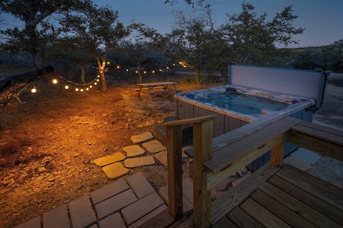 Bison View Secluded Cabin for 6 w/ Hot Tub on Wildlife Sanctuary