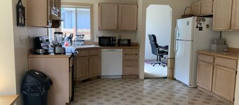 Charming 1-bedroom in Renton in a 4-bedroom ,3 bathroom house.Private bedroom