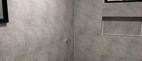 Maison, 3 chambres, fumeur, balcon | Salle de bain