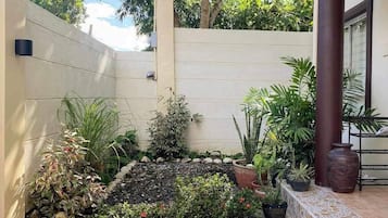 House, 3 Bedrooms, Smoking, Balcony | Property grounds