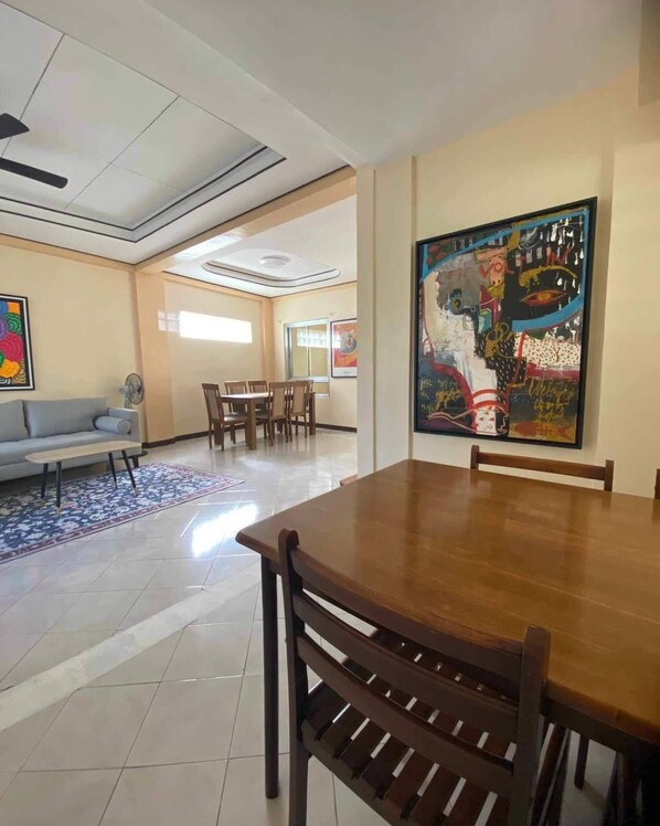 House, 3 Bedrooms, Smoking, Balcony | Interior