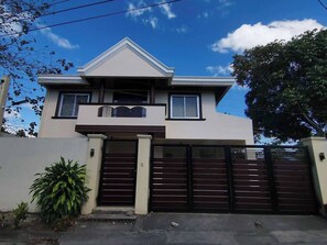 House, 3 Bedrooms, Smoking, Balcony | Exterior