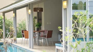 Vila, 2 kamar tidur, Boleh Merokok, kolam renang pribadi | Tempat makan outdoor