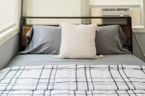 4 habitaciones, tabla de planchar con plancha y wifi gratis 