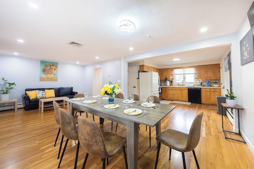 Pet-Friendly 4BR Single Home • Easy Access I-93 w/ Free Parking 17