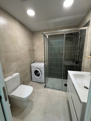Shower, hair dryer, toilet paper - Apartment 300m from the beach (Empuriabrava)
