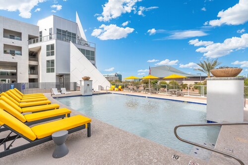 Cozy Green 1BR Retreat Pool, Hot Tub & Near ASU & Mill Ave