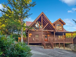 Exterior - New listing! Pool, Private Hot Tub & 3 King Suites (Pigeon Forge)