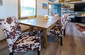 Cabin, Multiple Beds, Kitchen, Garden View (Shady Grove) | Dining