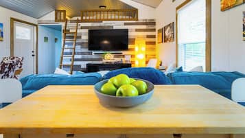 Cabin, Multiple Beds, Kitchen, Garden View (Shady Grove) | Interior