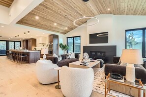 TV connectée, cheminée