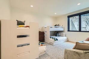4 chambres, fer et planche à repasser, Wi-Fi gratuit, draps fournis