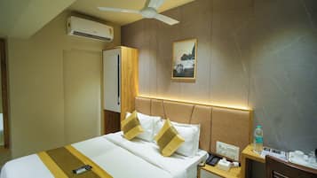 Soundproofing, iron/ironing board, free WiFi