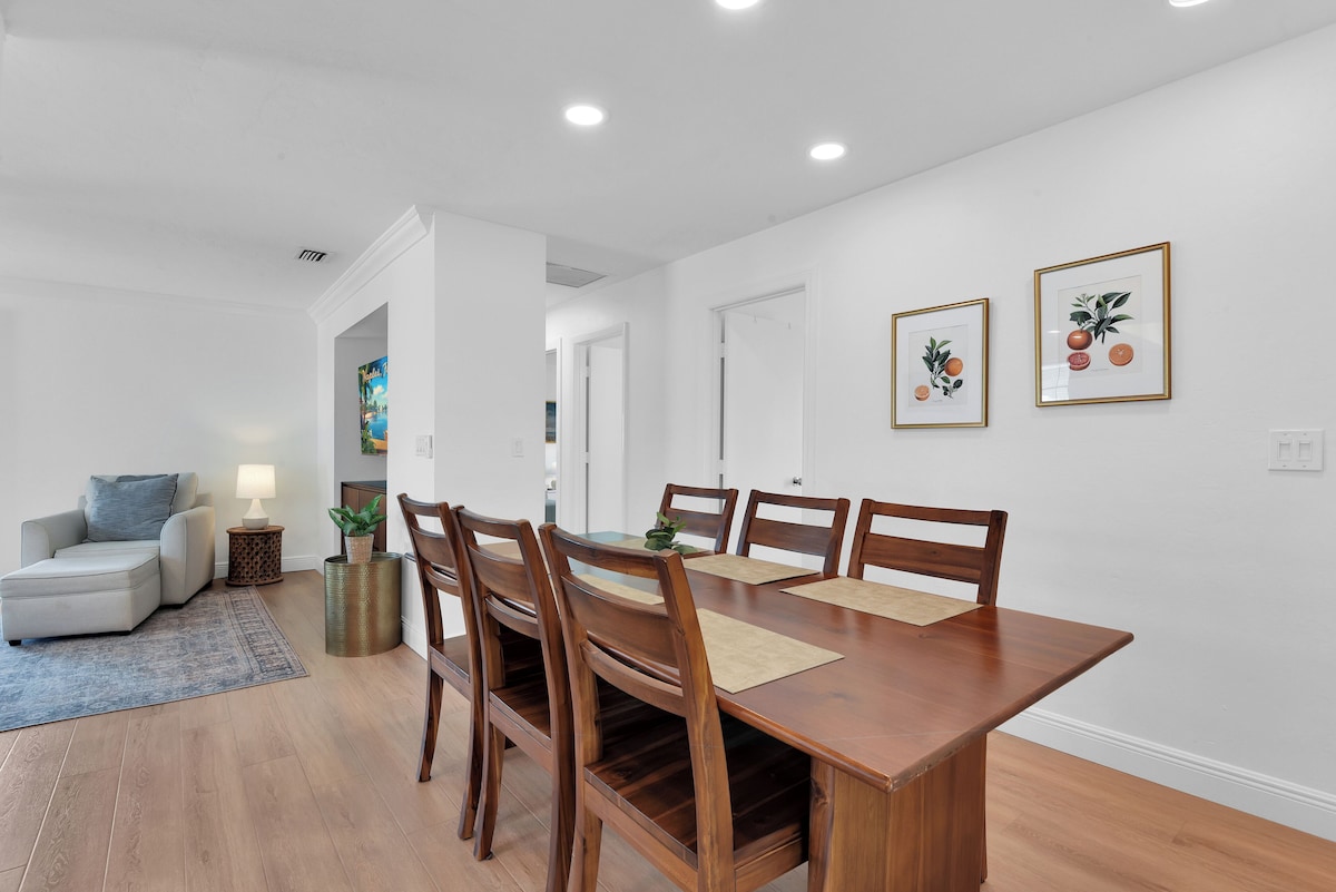 Photo 12 of Charming 3-bedroom house in lovely Naples with AC, Pool and Pet Friendly