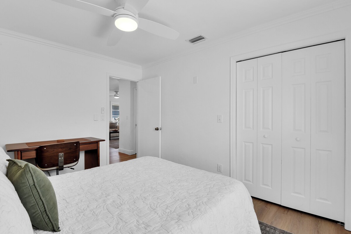 Photo 31 of Charming 3-bedroom house in lovely Naples with AC, Pool and Pet Friendly