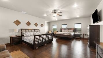 8 bedrooms, desk, iron/ironing board, travel crib