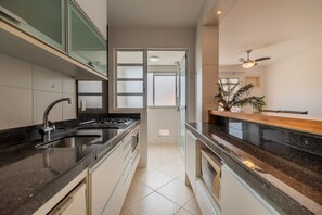 Basic Apartment | Private kitchen