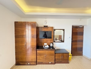 Deluxe Double Room, Sea View | Room amenity