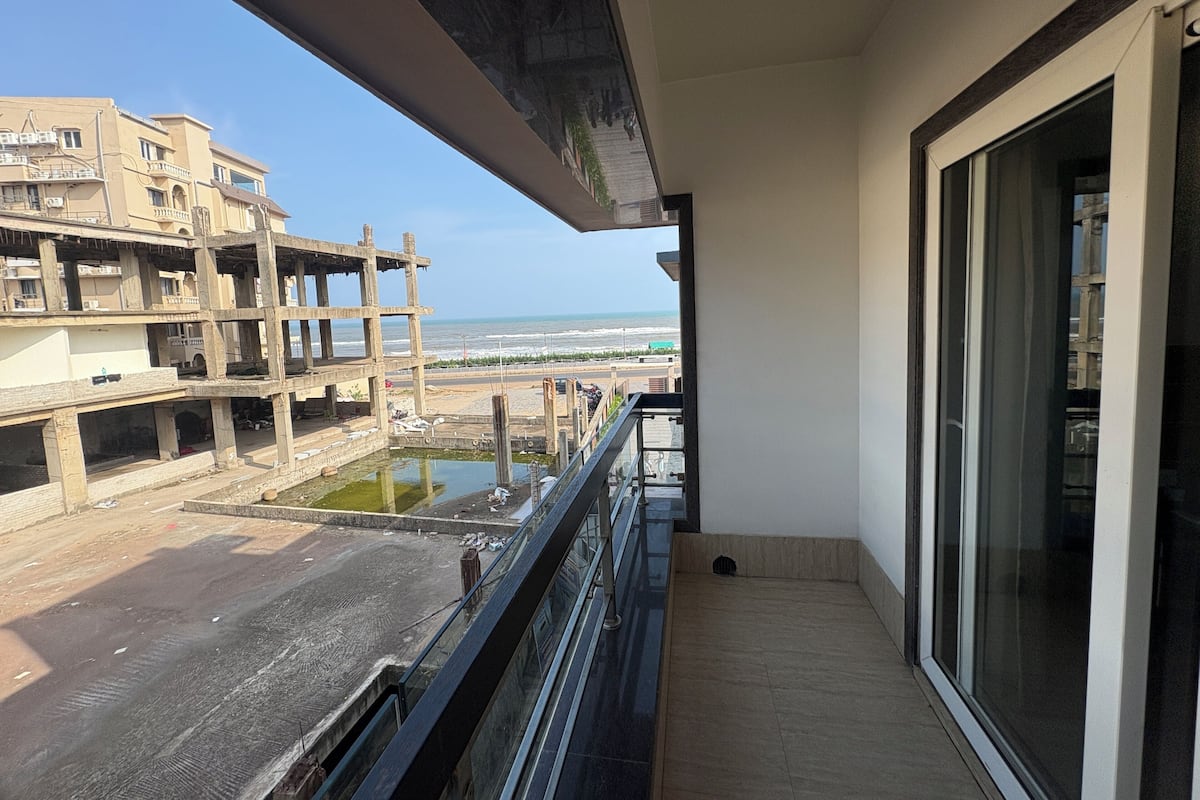 Deluxe Double Room, 1 King Bed, Sea View | Desk, free WiFi, bed sheets
