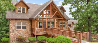 Black Bear Lodge by Silver Dollar City! Hot Tub!