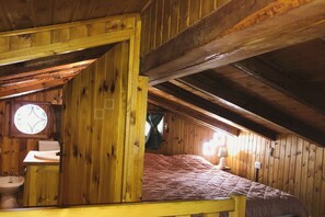 2 bedrooms, iron/ironing board - GuestHost - Cozy 65 sqm apartment, perfect for four people, located on the second floor of a building without an elevator.The property is located in Courmayeur, a renowned Alpine resort at the foot of Mont Blanc, ideal for mountain lovers year-round. Its (Courmayeur)