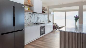 Mikrobølgeovn, ovn, kogeplade, opvaskemaskine