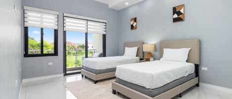 3 bedrooms, desk, iron/ironing board, free WiFi