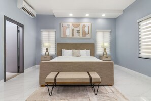 3 chambres, bureau, fer et planche à repasser, Wi-Fi gratuit