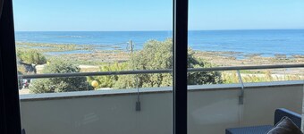 Charming condominium with pool and sea view - Ocean View Apartment