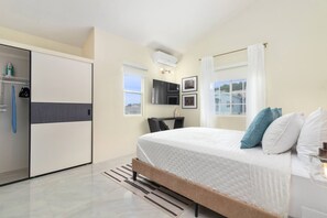 2 bedrooms, iron/ironing board, travel cot, free WiFi