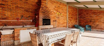 Pleasant Townhouse w/ BBQ 90m From the Sea Rdd657