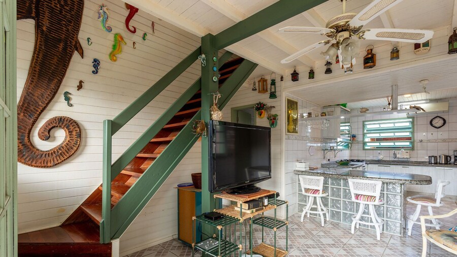 Pleasant Townhouse w/ BBQ 90m From the Sea Rdd657