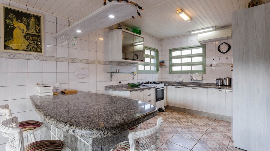 Pleasant Townhouse w/ BBQ 90m From the Sea Rdd657