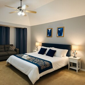 4 slaapkamers, een strijkplank/strijkijzer, internet, beddengoed