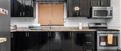 Cookware/dishes/utensils