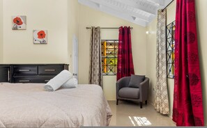 3 chambres, fer et planche à repasser, Wi-Fi gratuit, draps fournis