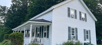 Tranquil farmhouse in Manchester - perfect for ski or summer fun!
