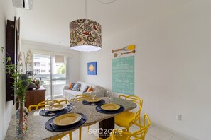 Basic Apartment | Dining - Moderno Apto c/ Piscina em Canasvieiras RCP202 (Florianópolis)