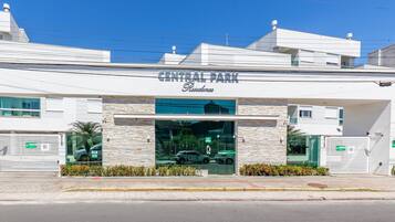 Basic Apartment | Exterior