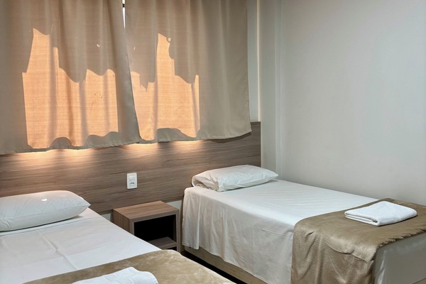 Desk, soundproofing, free WiFi, bed sheets