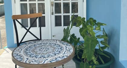 Comfortable and cozy 1-bedroom apartment near beautiful Bridgetown with AC