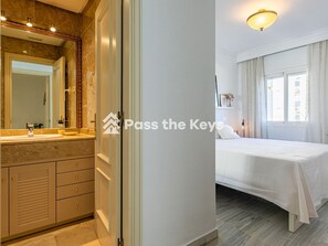 淋浴设施、吹风机、毛巾