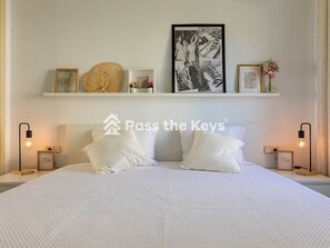 2 bedrooms, iron/ironing board, free WiFi, bed sheets - On the Golden Mile, perfect for families | Pass the Keys (Marbella)