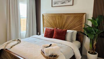 3 bedrooms, iron/ironing board, WiFi, bed sheets