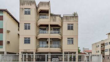 Basic Apartment | Exterior