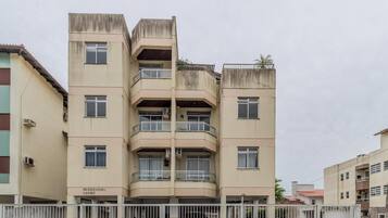Basic Apartment | Exterior