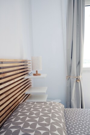 2 bedrooms, desk, iron/ironing board, travel cot